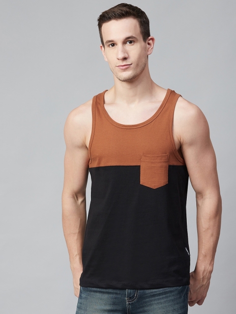 

Roadster Men Brown and Black Colourblocked Round Neck T-shirt