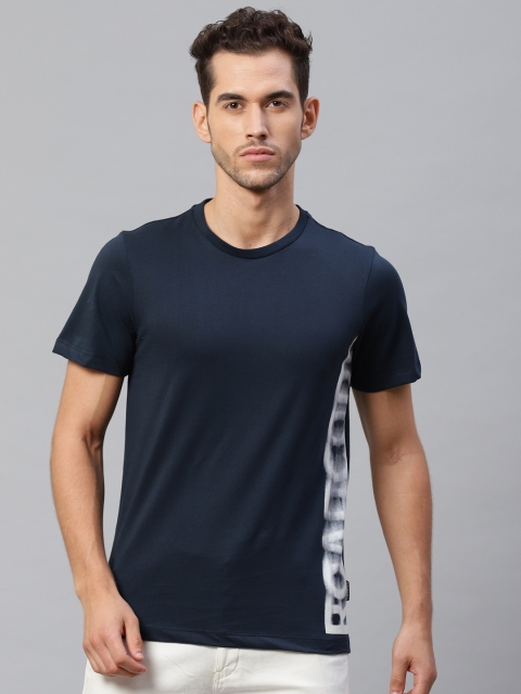 

Roadster Men Navy Blue Solid Round Neck T-shirt