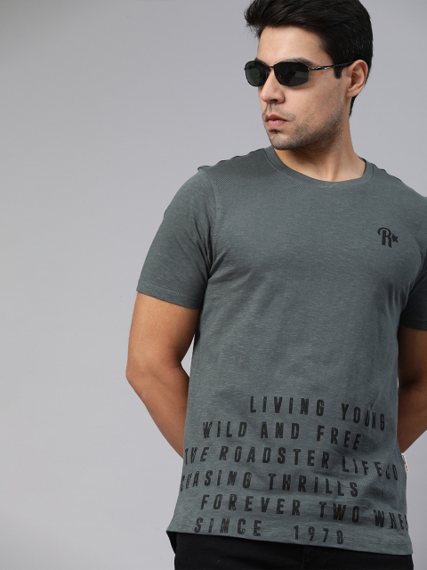 

Roadster Men Grey & Black Printed Round Neck T-shirt