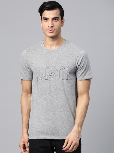 

Roadster Men Grey Melange Self Design Round Neck T-shirt