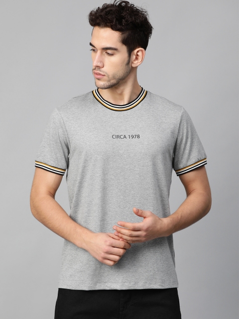 

Roadster Men Grey Solid Round Neck T-shirt