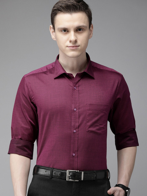 

Park Avenue Men Magenta Regular Fit Solid Formal Shirt