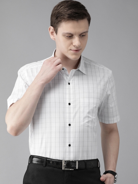 

Park Avenue Work Men White & Black Regular Fit Checked Formal Shirt