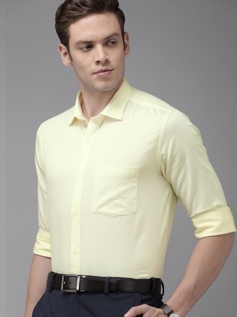 

Park Avenue Men Yellow Regular Fit Solid Formal Shirt