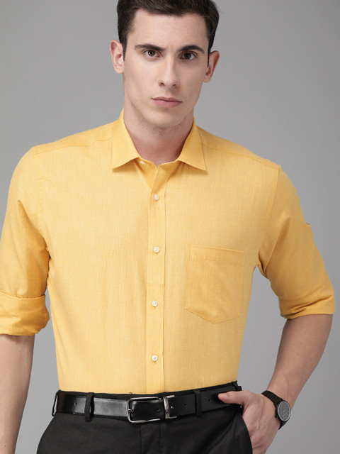 

Park Avenue Men Yellow Regular Fit Solid Party Shirt