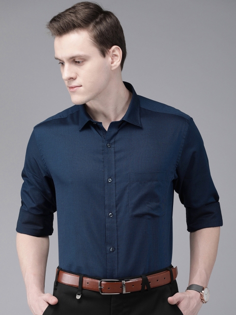 

Park Avenue Men Navy Blue Regular Fit Solid Party Shirt