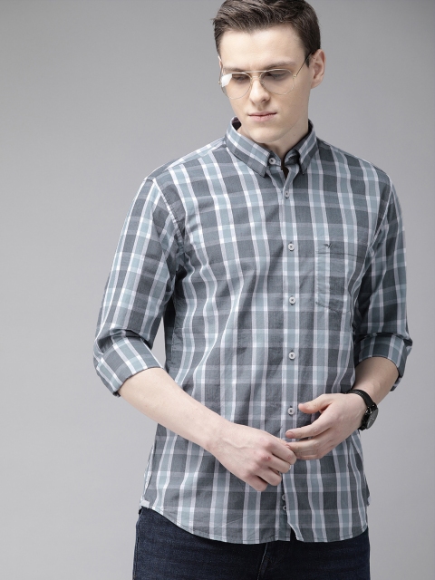 

Park Avenue Men Grey & White Slim Fit Checked Casual Shirt