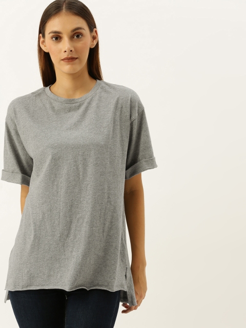

FOREVER 21 Women Grey Solid Round Neck T-shirt with Raw Edge