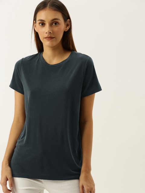 

FOREVER 21 Women Black Solid Round Neck T-shirt With Side Slits