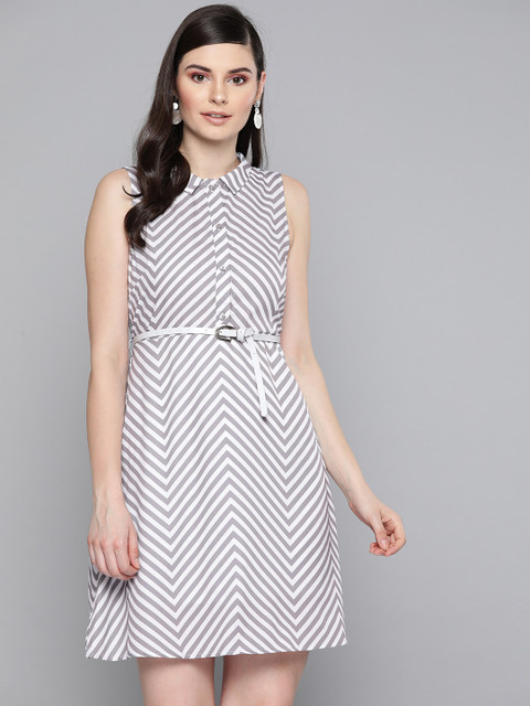 

SASSAFRAS Women Grey & White Printed Fit and Flare Dress