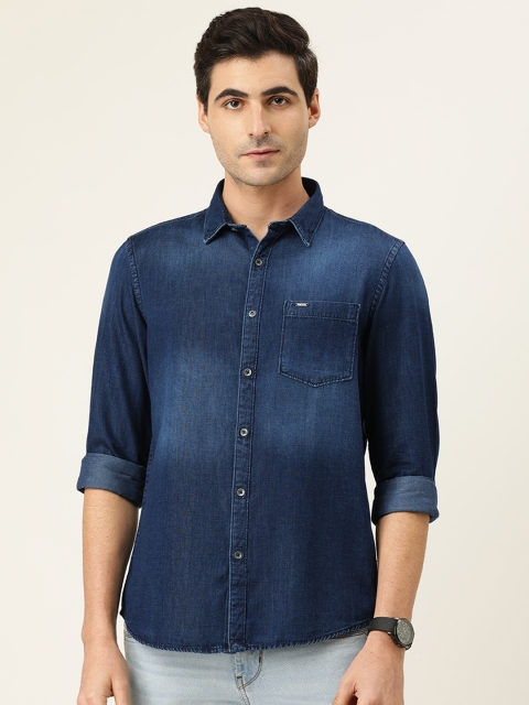 

Lee Cooper Men Blue Regular Fit Faded Casual Shirt