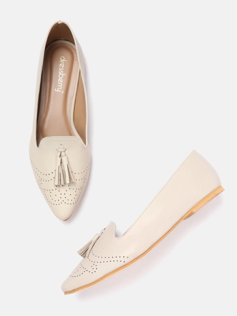 

DressBerry Women Nude-Coloured Perforated Ballerinas with Tasselled Detail