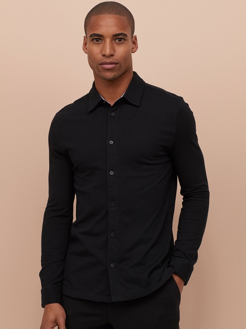 

H&M Men Black Solid Piqu Shirt Muscle Fit