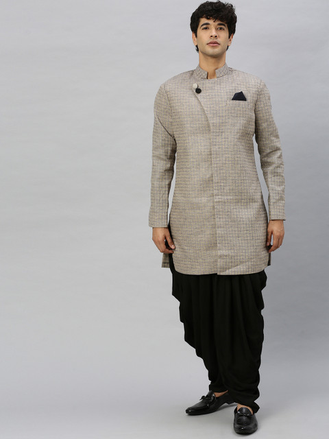 

Svanik Men Grey and Black Woven Design Sherwani