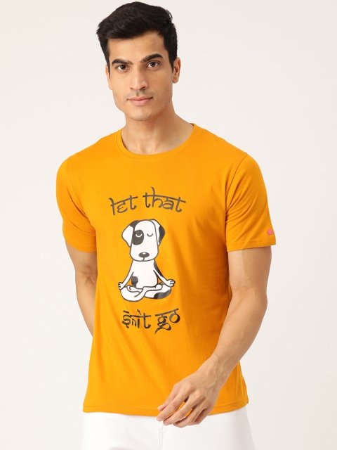

PRINTOCTOPUS Men Mustard Yellow & White Dog Print Round Neck T-shirt