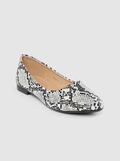 

Lavie Women White & Black Snakeskin-Textured Ballerinas