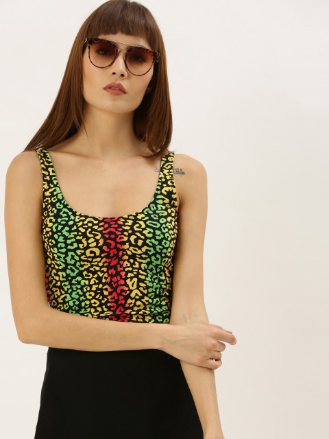 

FOREVER 21 Women Black & Red Printed Fitted Crop Top