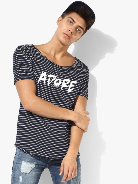 

Adamo London Men Navy Blue & White Slim Fit Striped Scoop Neck T-Shirt