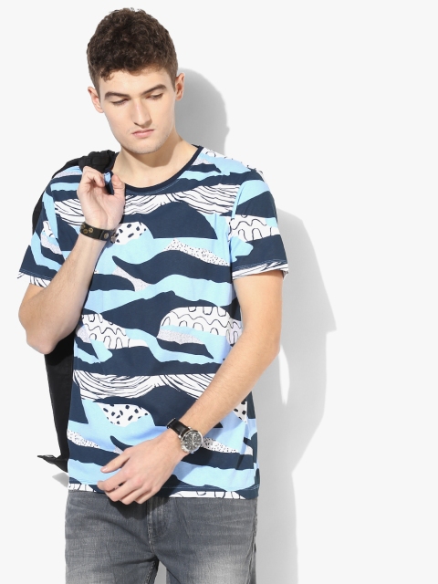 

Voi Jeans Men Blue & White Printed Round Neck T-shirt
