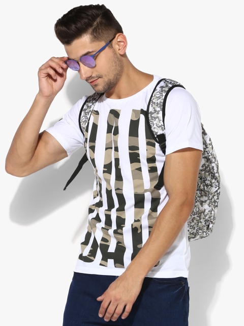 

Adamo London Men White & Olive Green Printed Round Neck T-shirt