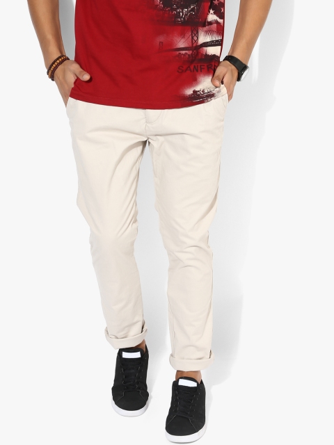 

Breakbounce Men Beige Solid Regular Fit Chinos