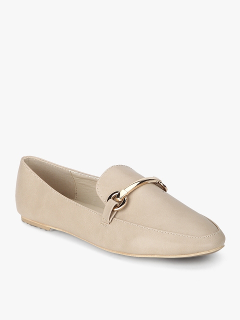 

Tresmode Women Beige Solid Horsebit Loafers