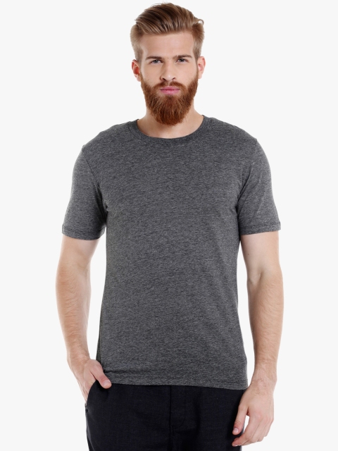 

SELECTED Men Charcoal Grey Solid Round Neck T-Shirt