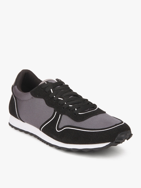 

Carlton London Men Black Solid Sneakers