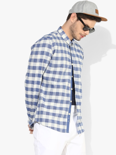 

Voi Jeans Men Blue & White Slim Fit Checked Casual Shirt