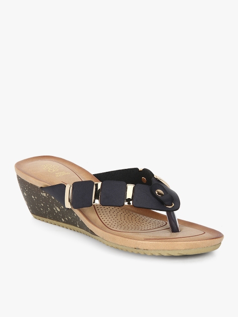 

Tresmode Women Black Wedges
