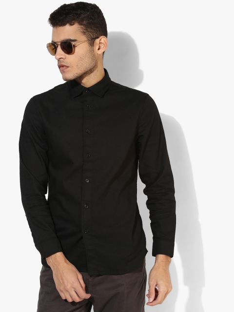 

Calvin Klein Jeans Men Black Solid Regular Fit Casual Shirt