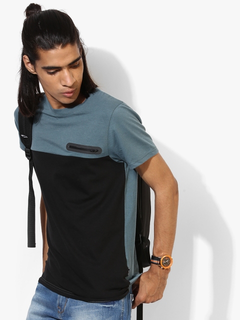 

Jack & Jones Men Black & Blue Colourblocked Slim Fit Round Neck T-Shirt