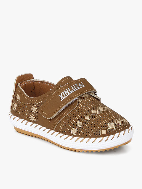 

J Collection Boys Brown Printed Cut-Out Sneakers
