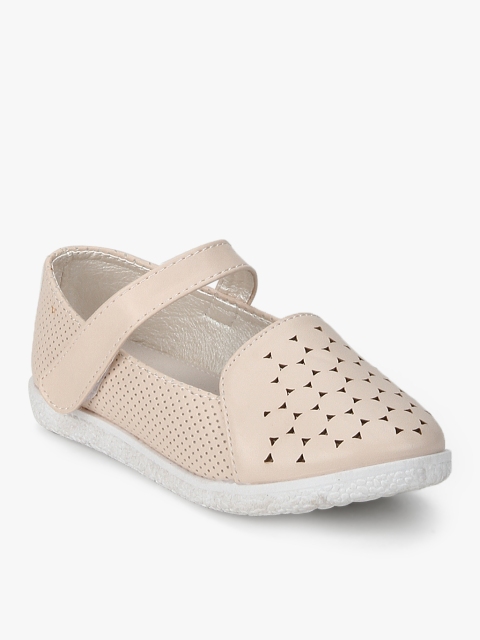 

Fame Forever by Lifestyle Girls Beige Cut-Out Mary Janes