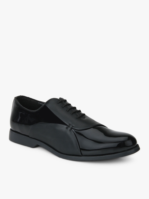 

San Frissco Men Black Solid Casual Oxfords