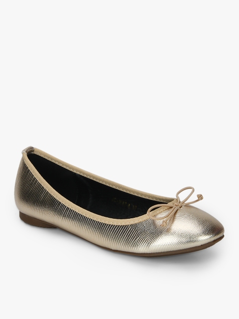 

Tao Paris Women Gold-Toned Snakeskin Textured Bow Detail Ballerinas