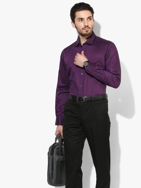 

Arrow Men Purple Solid Slim Fit Formal Shirt