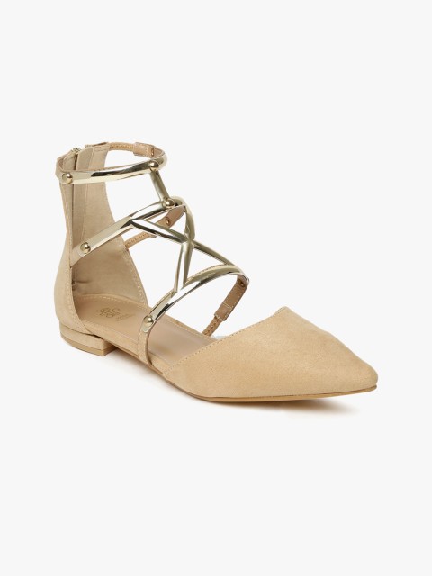 

Tresmode Women Beige Solid Gladiators