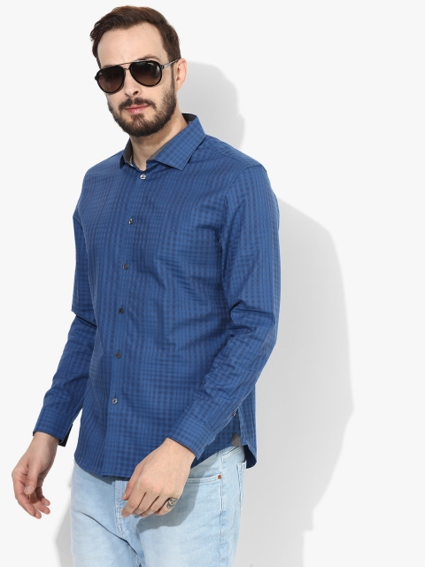 

Calvin Klein Jeans Men Blue Regular Fit Checked Casual Shirt