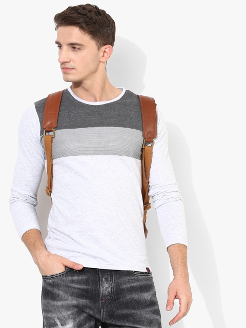

YWC Men Grey Striped & Colourblocked Round Neck T-shirt