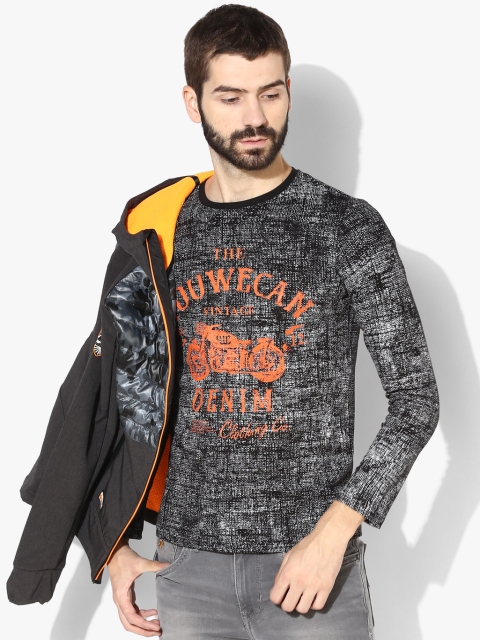 

YWC Men Black & Orange Printed Round Neck T-shirt