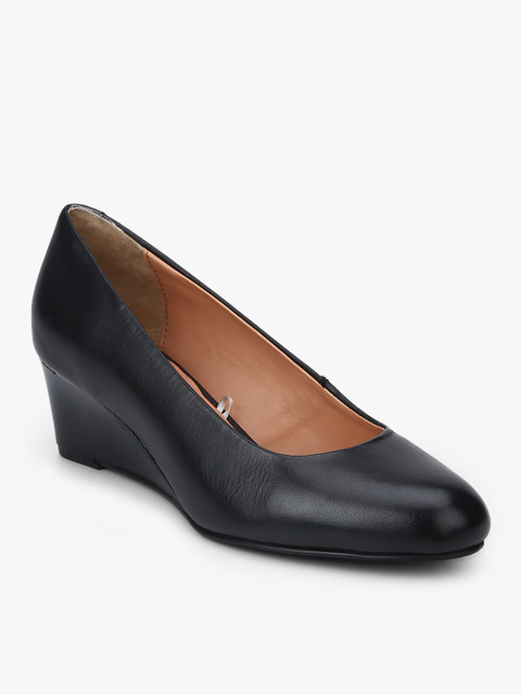 

Steve Madden Women Black Solid Pumps