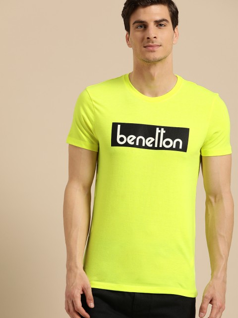 

United Colors of Benetton Men Fluorescent Yellow & Black Printed Round Neck T-shirt