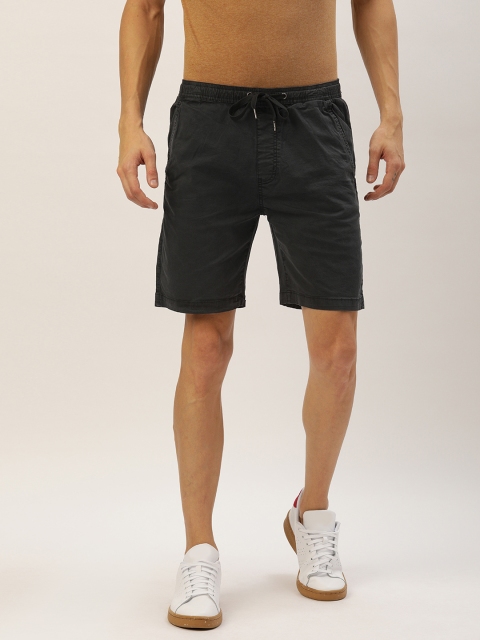 

Difference of Opinion Men Black Solid Regular Fit Regular Shorts
