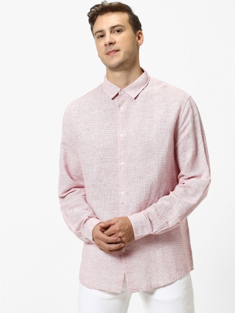 

Celio Men Red White Regular Fit Checked Casual Sustainable Shirt