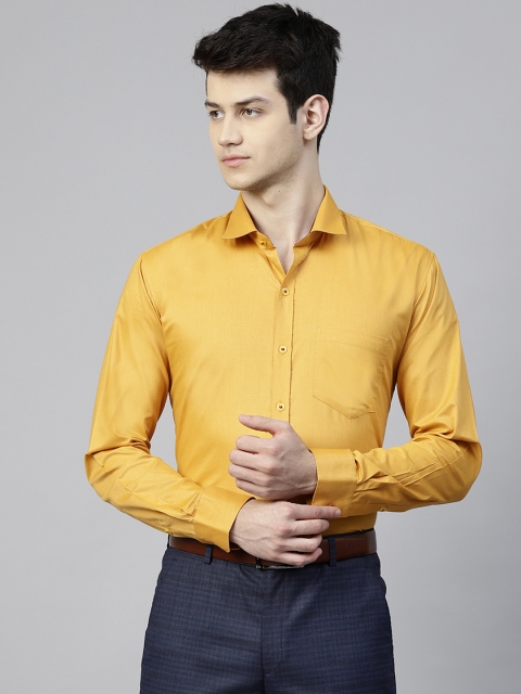

MANQ Men Yellow Slim Fit Solid Formal Shirt