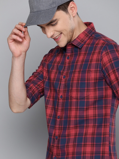 

HERE&NOW Men Red & Navy Blue Slim Fit Checked Casual Shirt