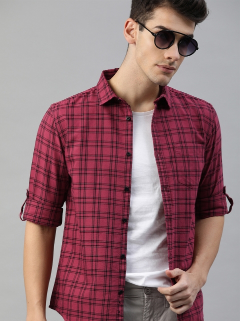 

HERE&NOW Men Maroon & Black Slim Fit Checked Casual Shirt
