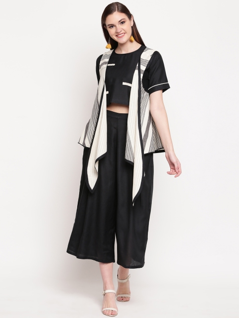 

Kvsfab Women Black & Off-White Printed Clothing Set