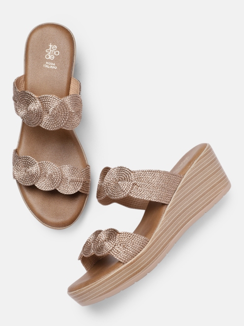 

Tresmode Women Champagne Woven Design Wedges